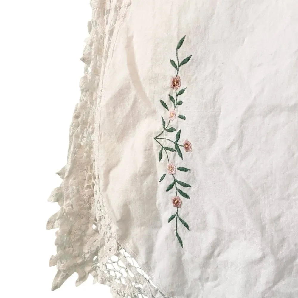 Vintage Floral Embroidered Crochet White Table/Dresser Runner